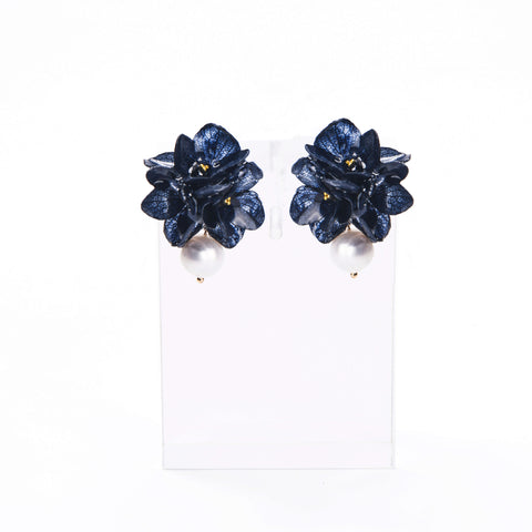 black flower stud earrings. mother of pearl, real flower earrings