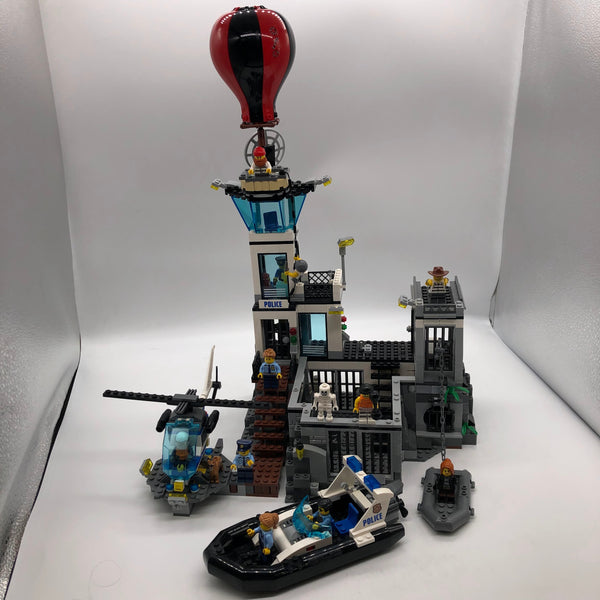 LEGO City Police Prison Island • Set 60419 • SetDB