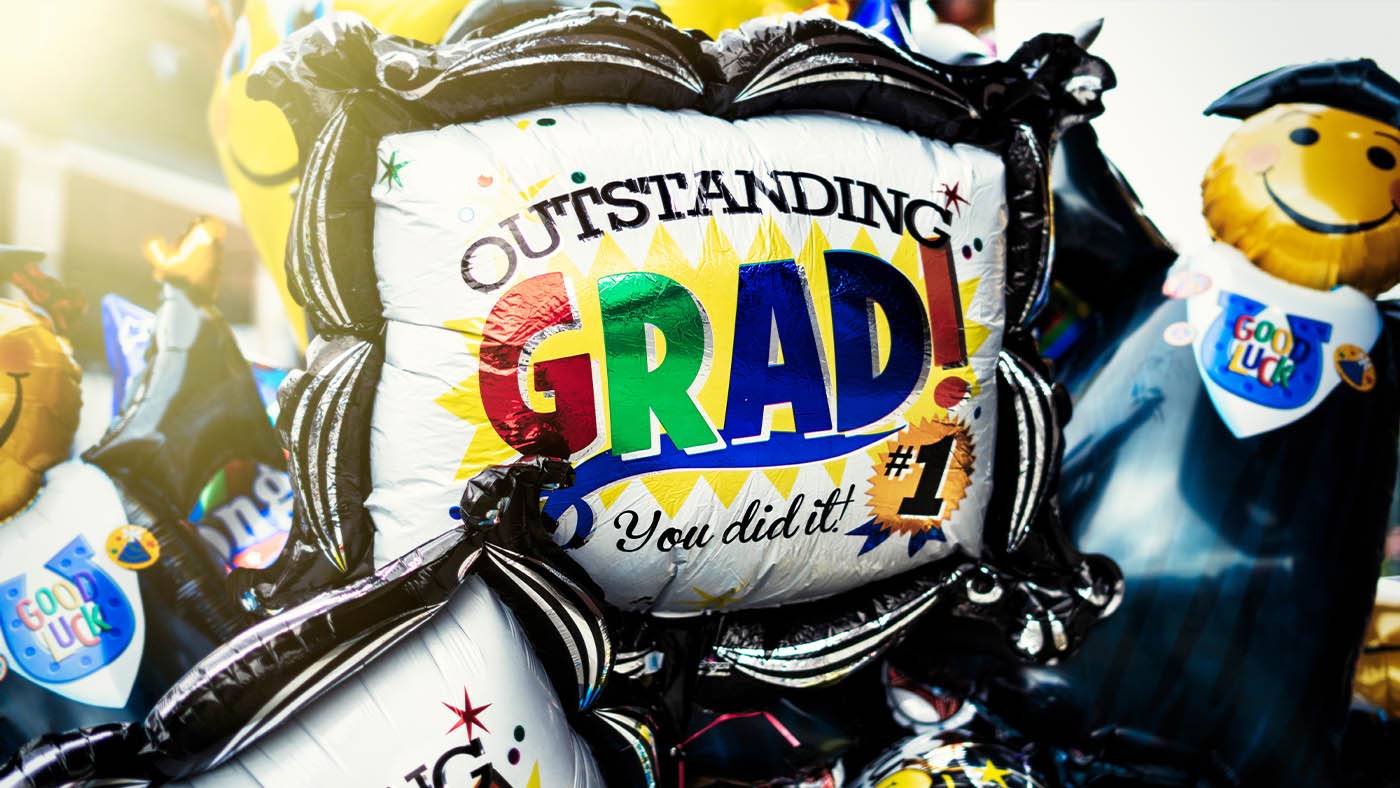 Graduation balloon party themes
