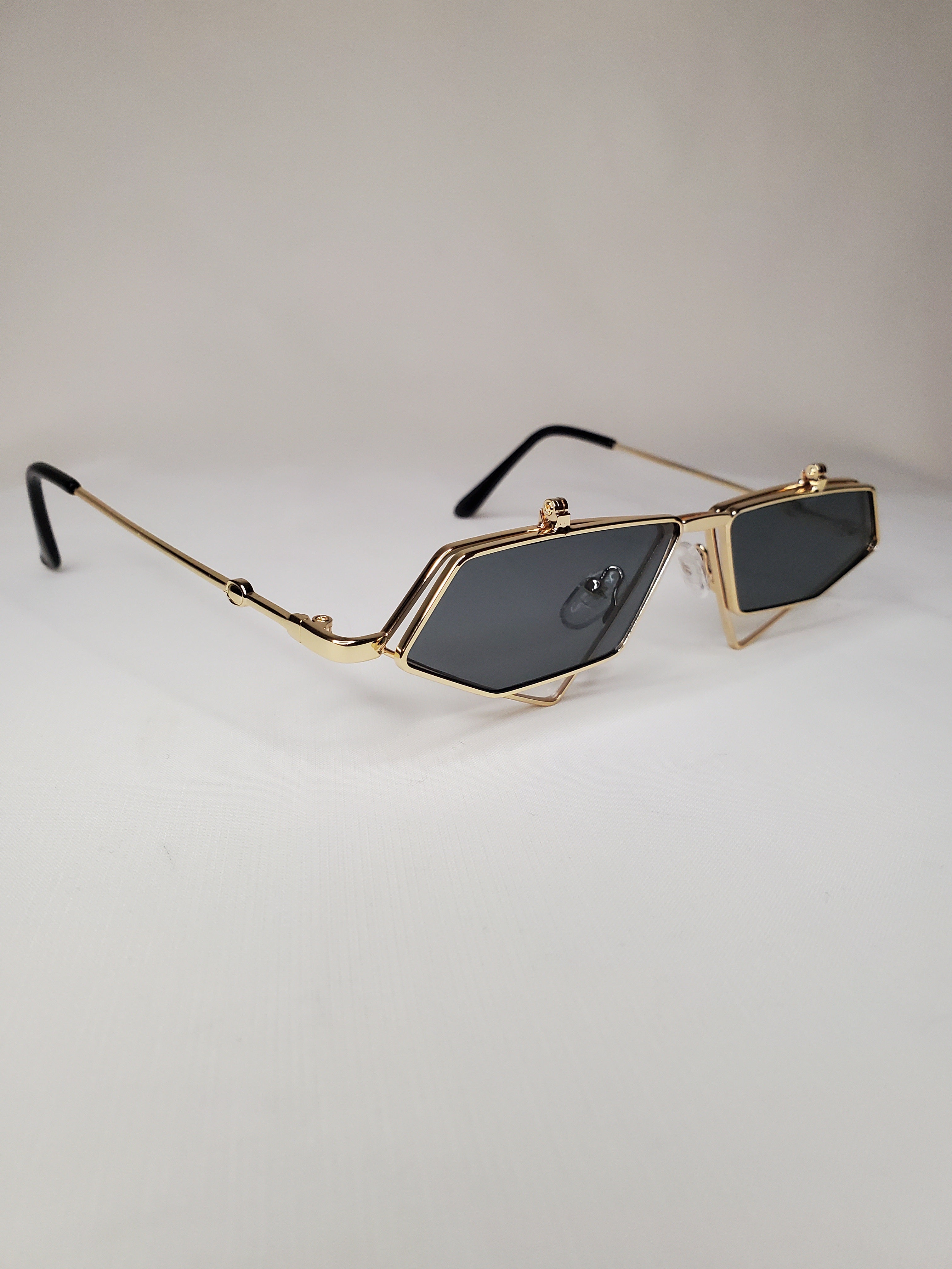 Adorn Oval Sunglasses - The Cozy Maus