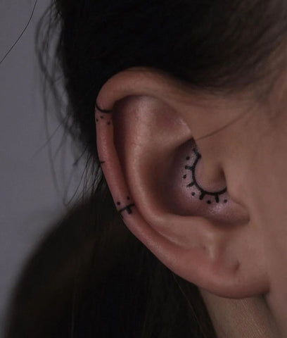 41 Sensuous Behind the Ear Tattoos  Psycho Tats