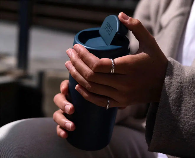 Sipp™ Travel Mug with Hygienic Lid - Blue | Joseph Joseph