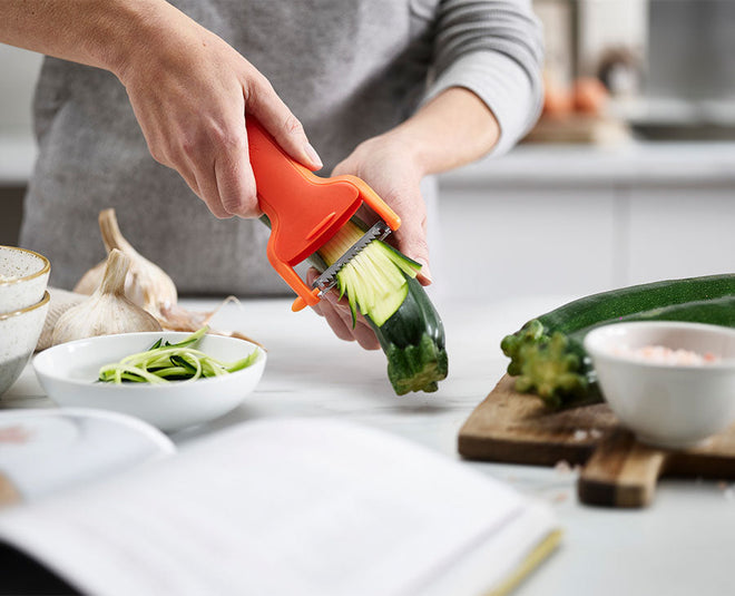 Nest™ Boards Plus 6-piece Knife & Gray Cutting Board Set