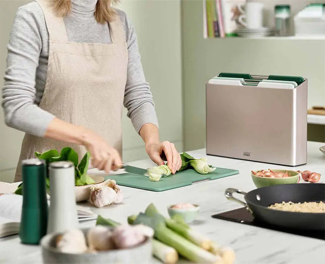 VERSACHOP Quattro - Tray, cutting board and containers with lids