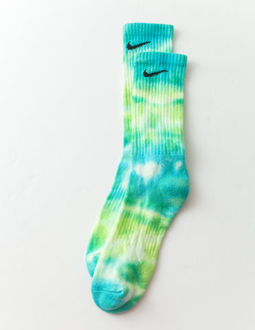 nike tie dye crew socks