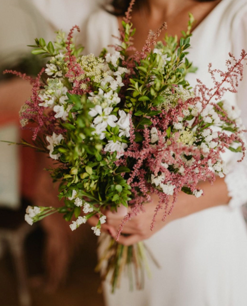 wild bridal bouquet idea