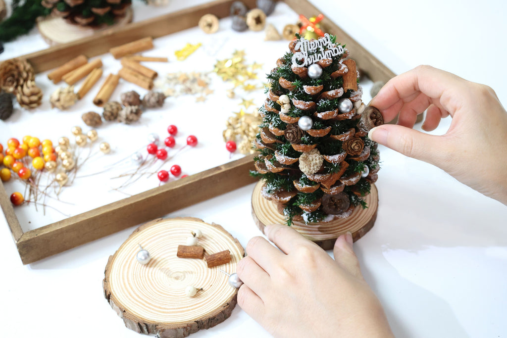 Pinecone Christmas Tree