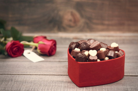 Bombones y rosas por San Valentín