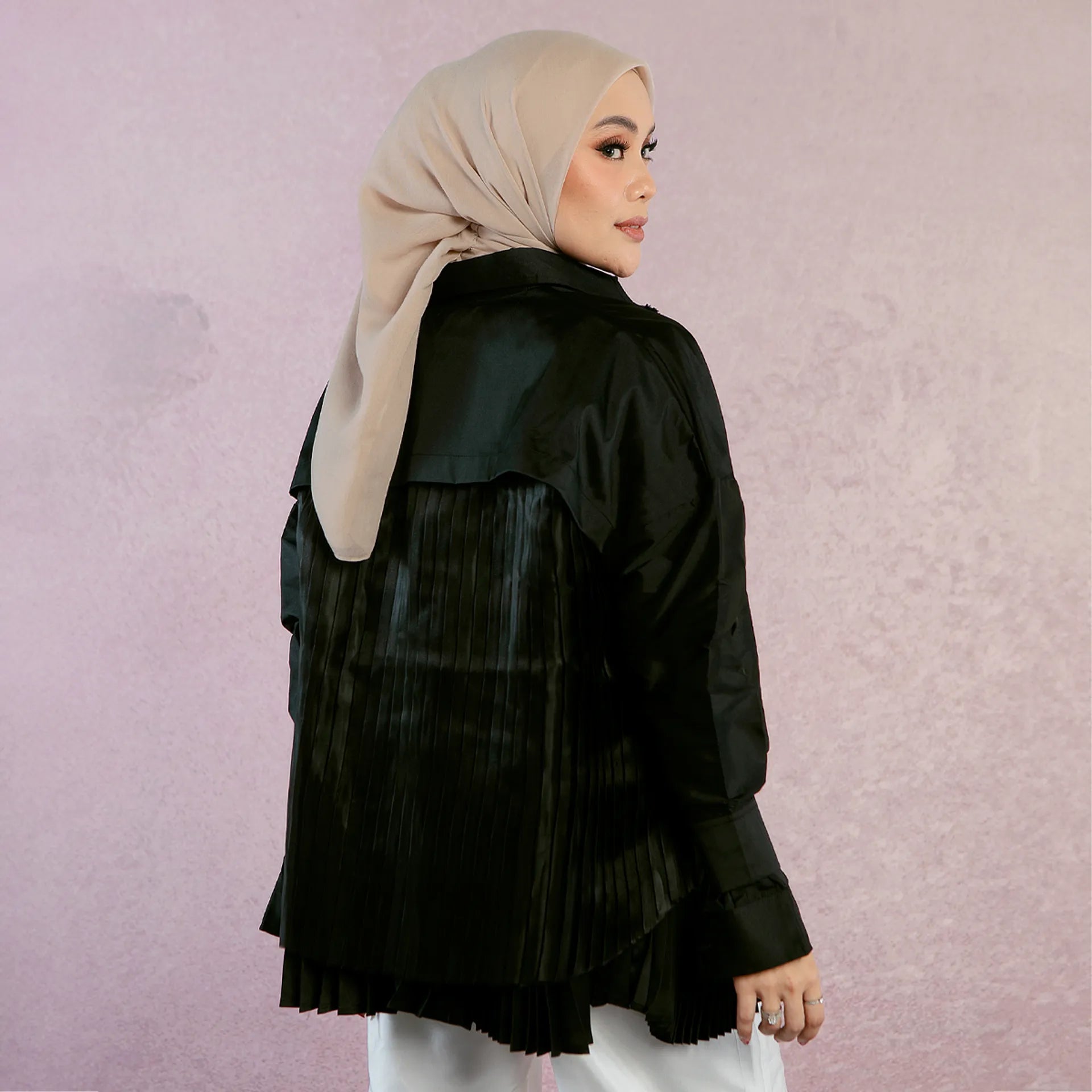 Blenny Caviar Black Outer (HijabChic x Tiqasya) (Pre-order)