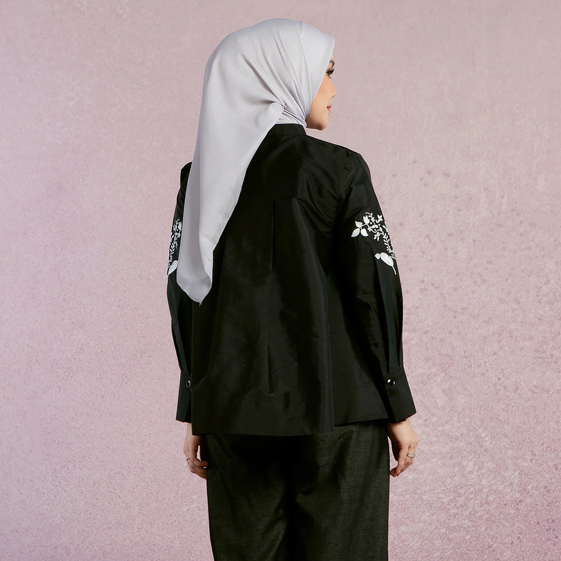 Edith Caviar Black Top (HijabChic x Tiqasya)