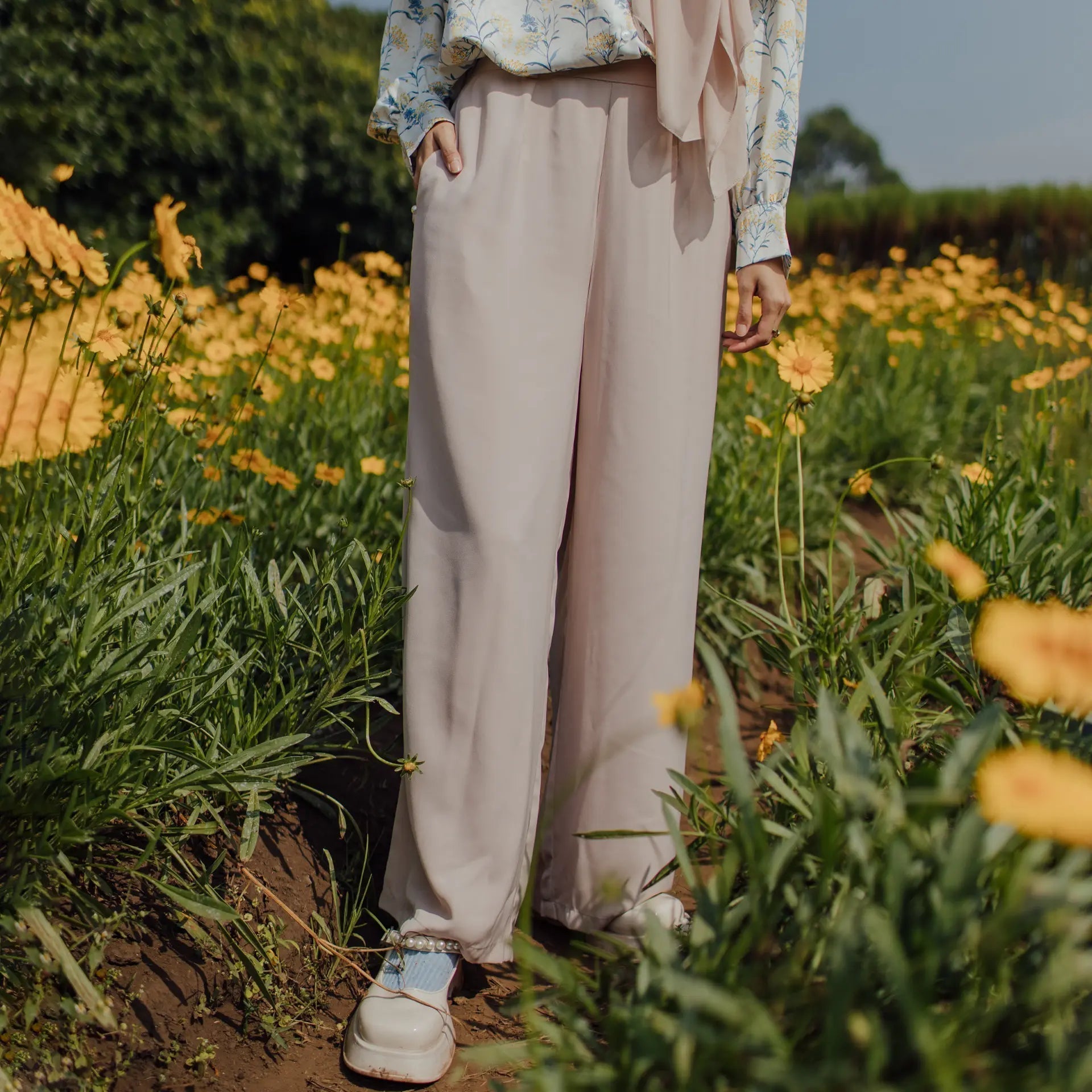 Defect Isaura Beige Pants