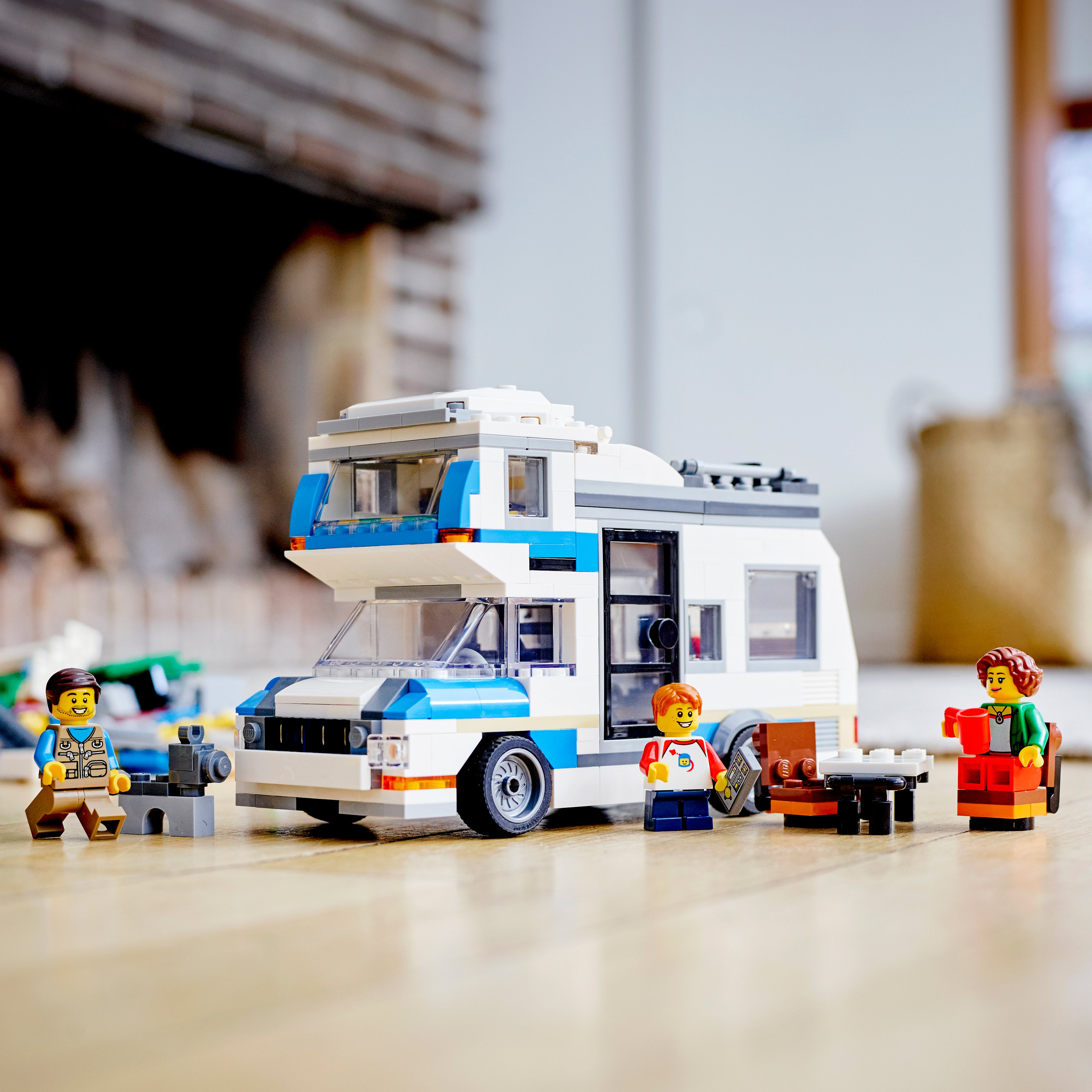 Vacaciones Familiares en Caravana | 31108 | Creator 3 en 1 | LEGO PERÚ