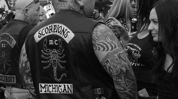 le Scorpions Motorcycle Club se distingue par son histoire riche et ses traditions.