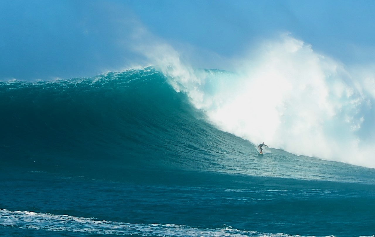 Big wave surfing Hawaii 