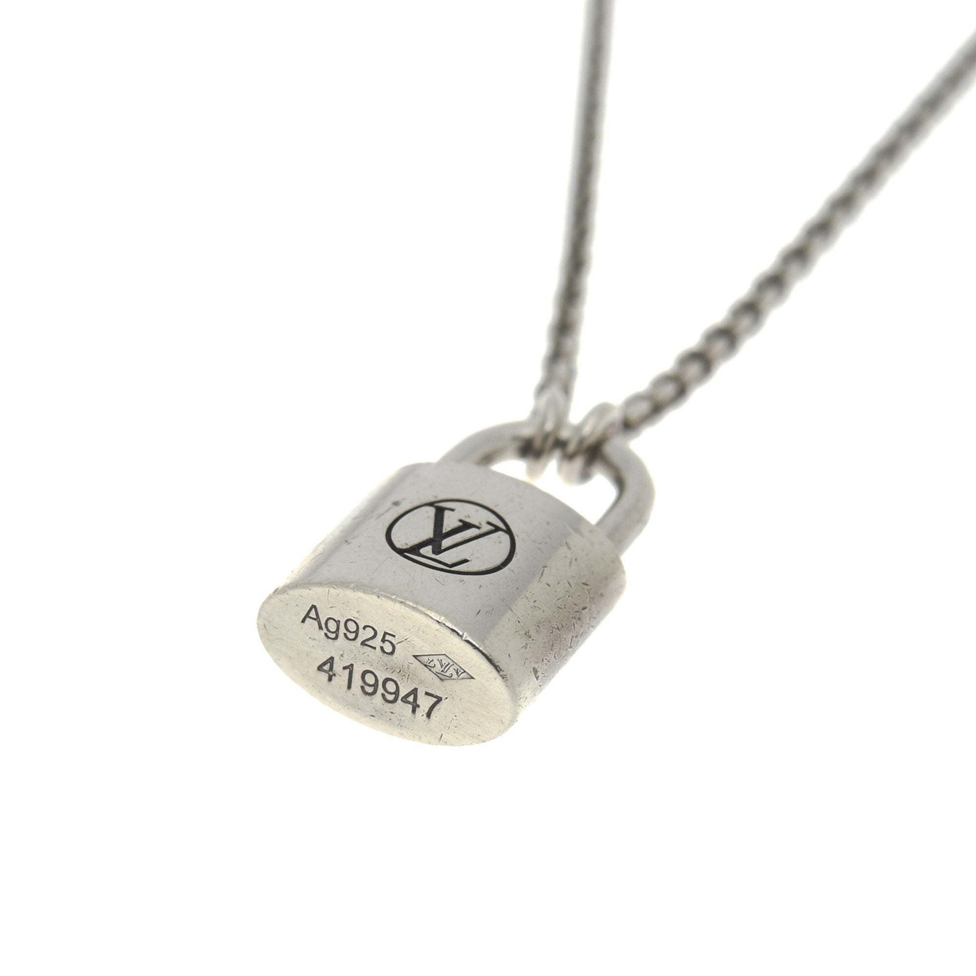 Louis Vuitton Sterling Silver Lockit pendant on Chain AHC1319 –  LuxuryPromise