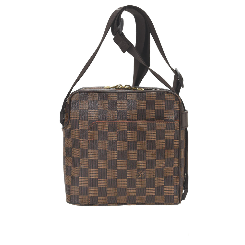 At Auction: Louis Vuitton, Louis Vuitton - Outdoor Messenger