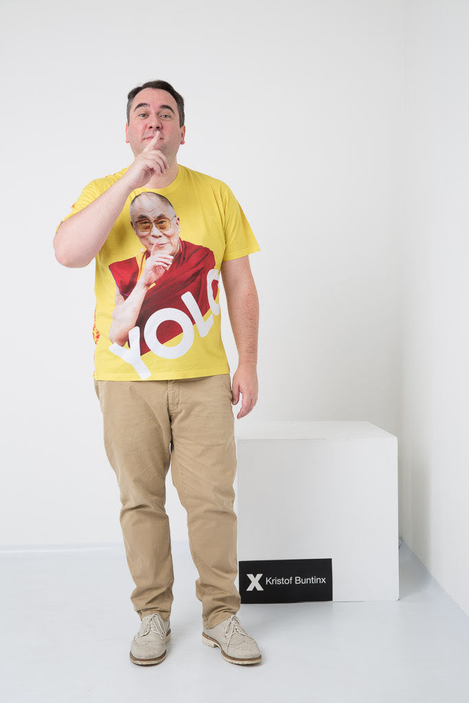 Kristof Buntinx in YOLO-T-shirt