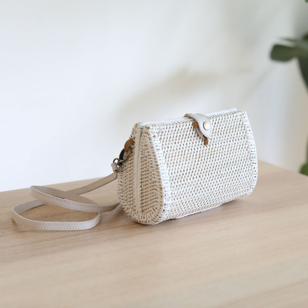 Elevate Your Style with Bali Envelope Rattan Clutch｜Ganapati Crafts Co.