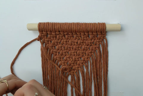 Single Half Hitch Knot Macrame