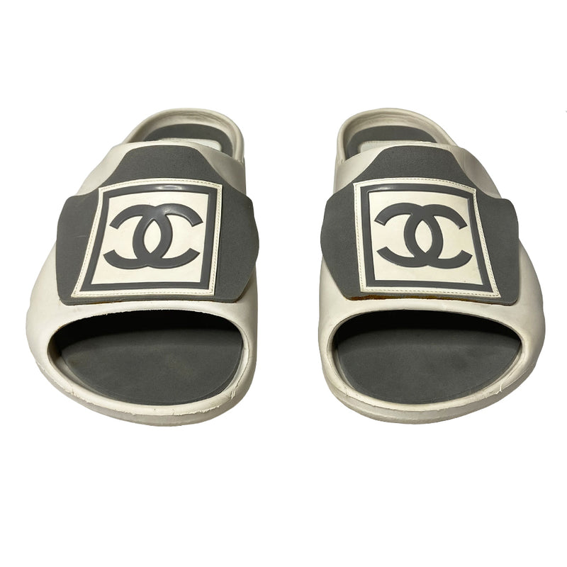 chanel pool slides 219