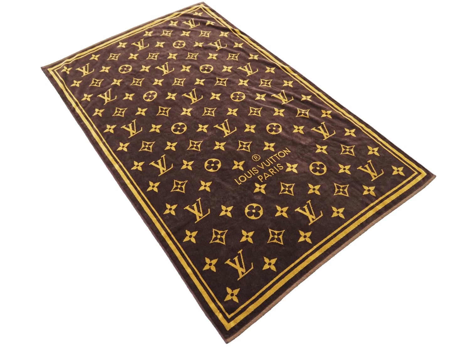 Shop Louis Vuitton Monogram classic beach towel (M72364) by