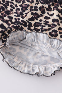 Leopard ruffle shorts