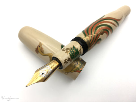 Danitrio Phoenix Maki-E w/ White Background on Hyotan Fountain Pen