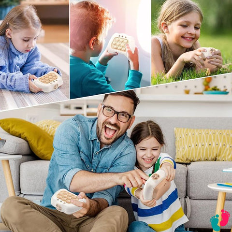 Enfants Jouant Avec Des Jouets De Fidget De Popit Arc-en-ciel à La Maison.  Push Pop it Fidgeting Jeu Aide à Soulager Le Stress Anx Image stock - Image  du attention, gibier: 226119821