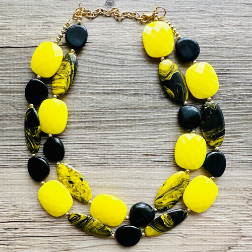 Fun Summer Yellow Honey Bee Necklace / Chunky Bubble Gum - Etsy | Bee  necklace, Big necklace, Bubblegum necklace