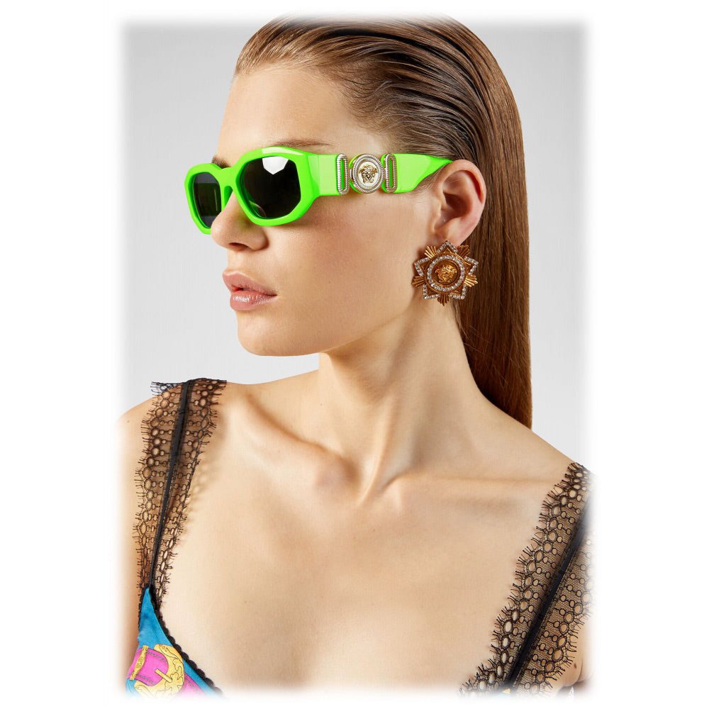 Versace VE4424U Sunglasses in Black – Designer Daydream