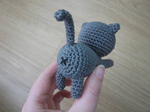 Gratis spelende katten amigurumi haakpatroon kontje