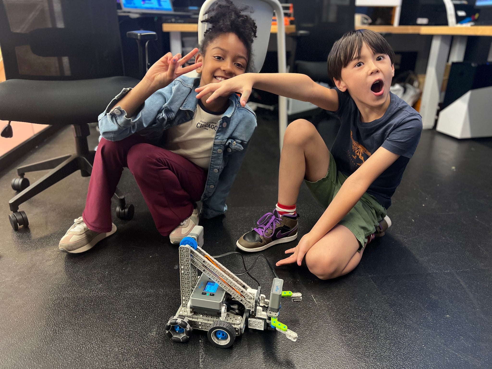 GGNYCCodingRobotics.JPG__PID:55127ef2-0e7d-4219-ab01-ac19dd9df6c3