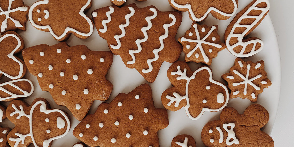A plate full of Christmas gingerbread cookies