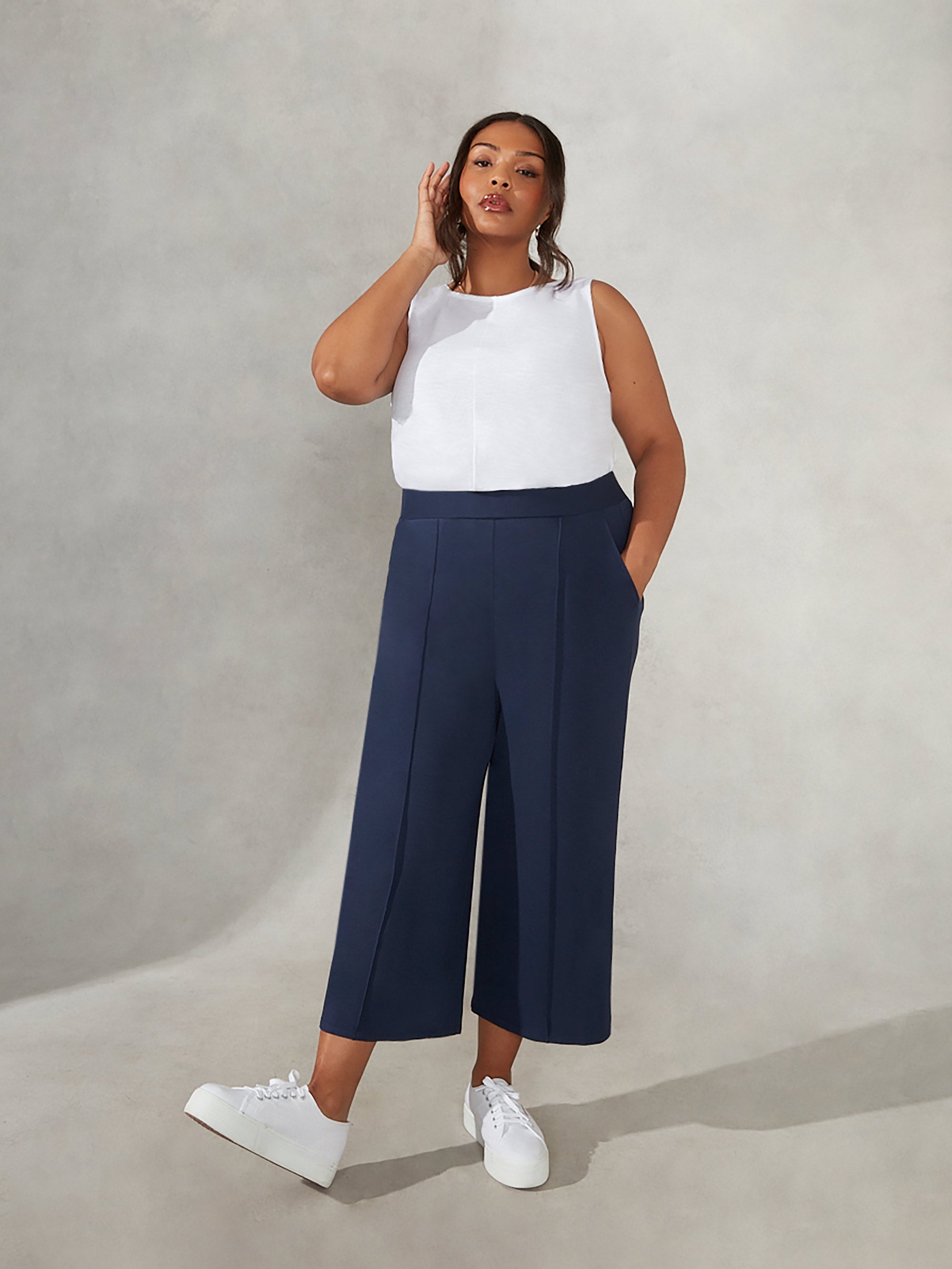 Loose high-waisted button-down cotton and linen cropped trousers wide- –  KesleyBoutique