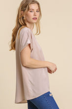 Load image into Gallery viewer, Umgee Short Sleeve Satin Top in Warm Sand
