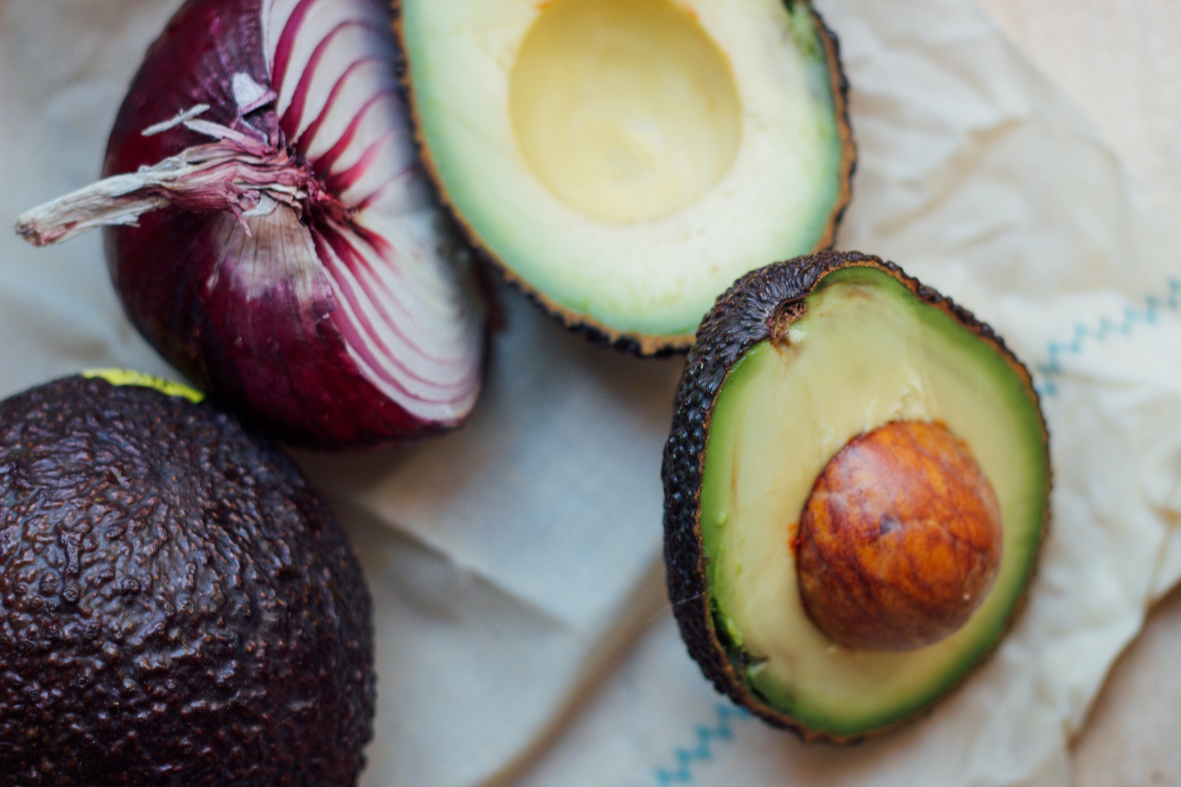 avocado red onion sandwich ingredients