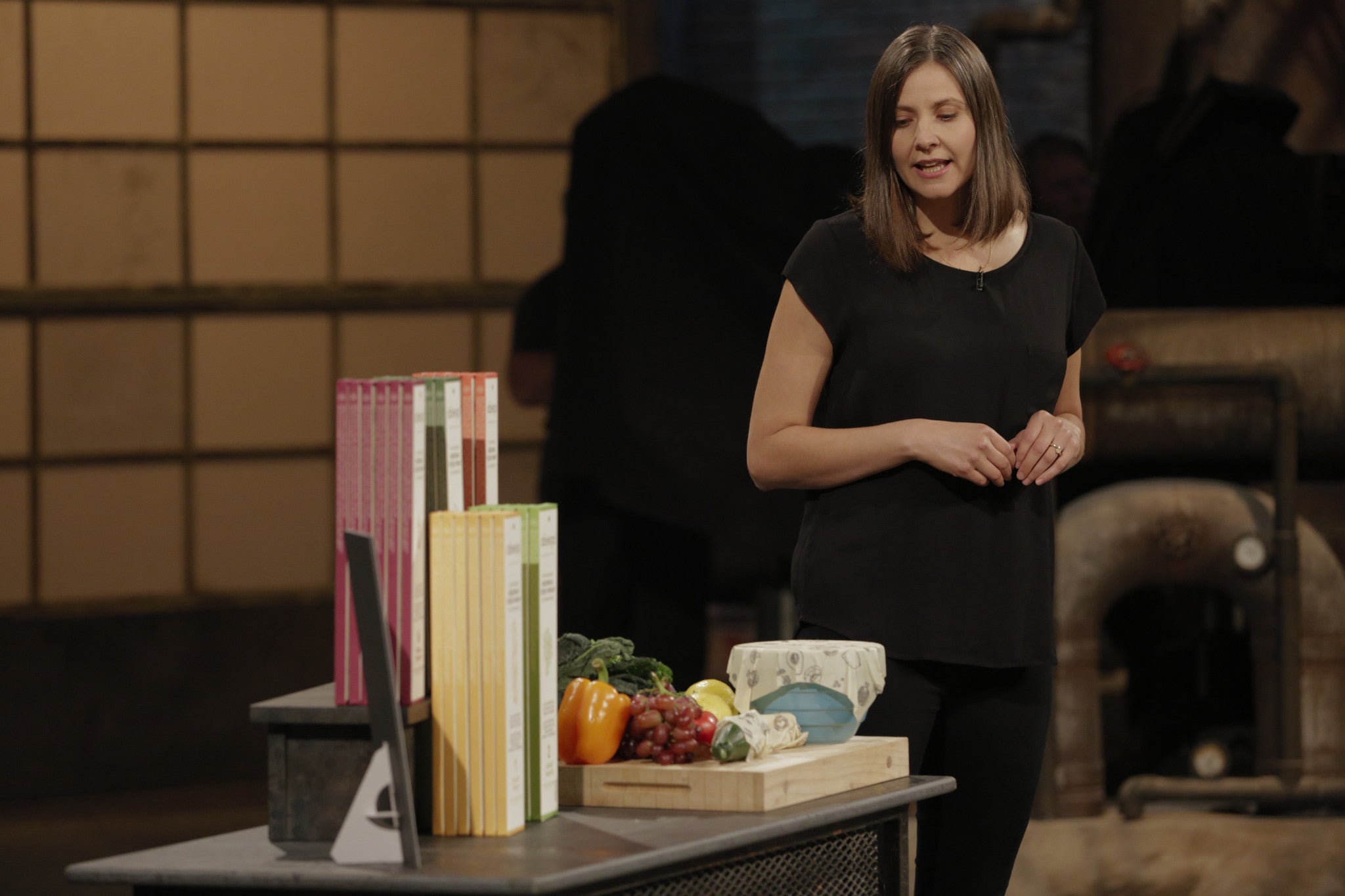 abeego pitches on cbc dragons den