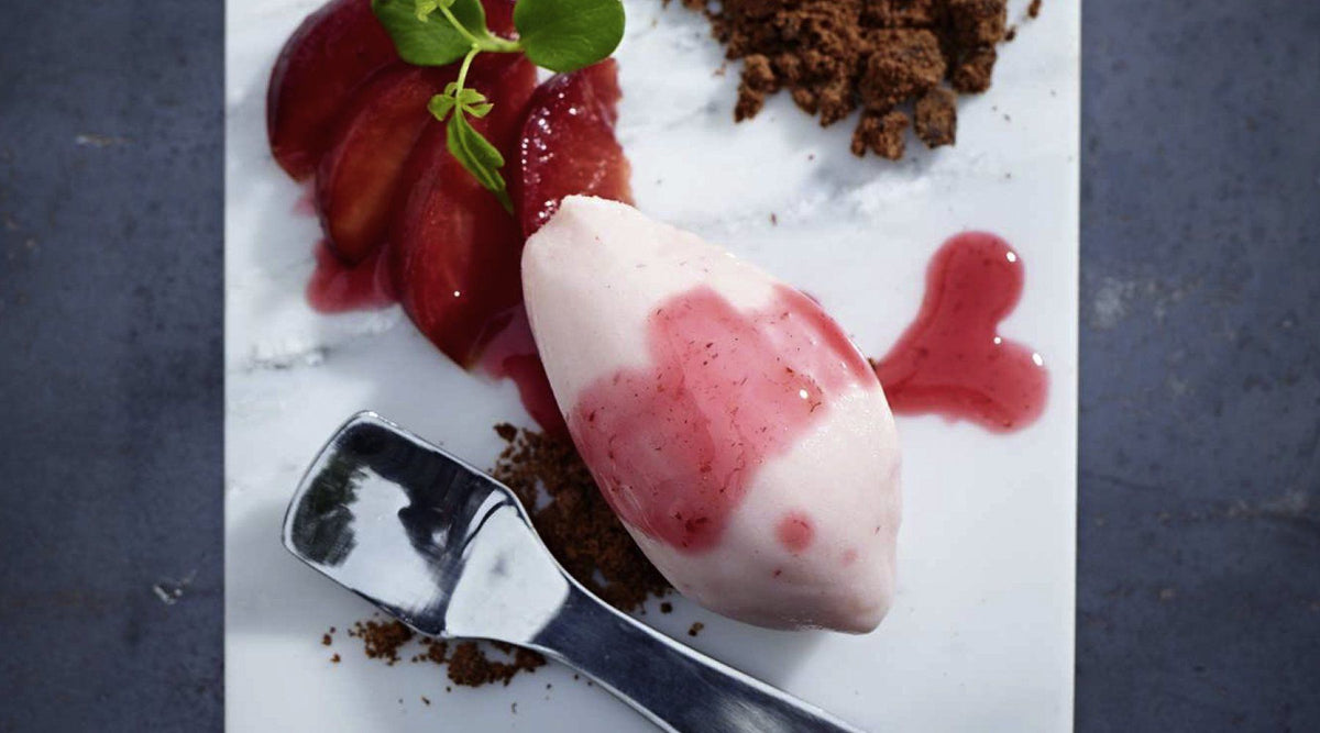 Joghurt-Eis mit Rotem Weinbergpfirsich - Dessert-Rezept