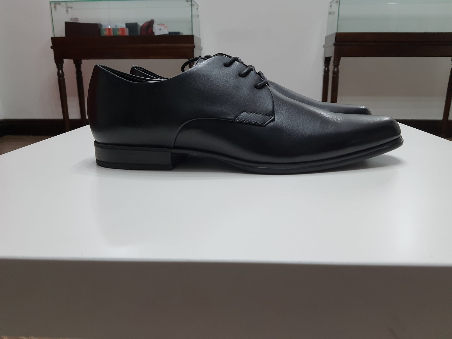 Calvin Klein Dillinger Leather Dress Shoe –