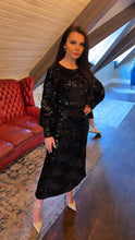 Load image into Gallery viewer, Bella Black Reims Midi Dress
