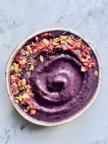 Blueberry Pie Beauty-Boosting Smoothie Bowl 