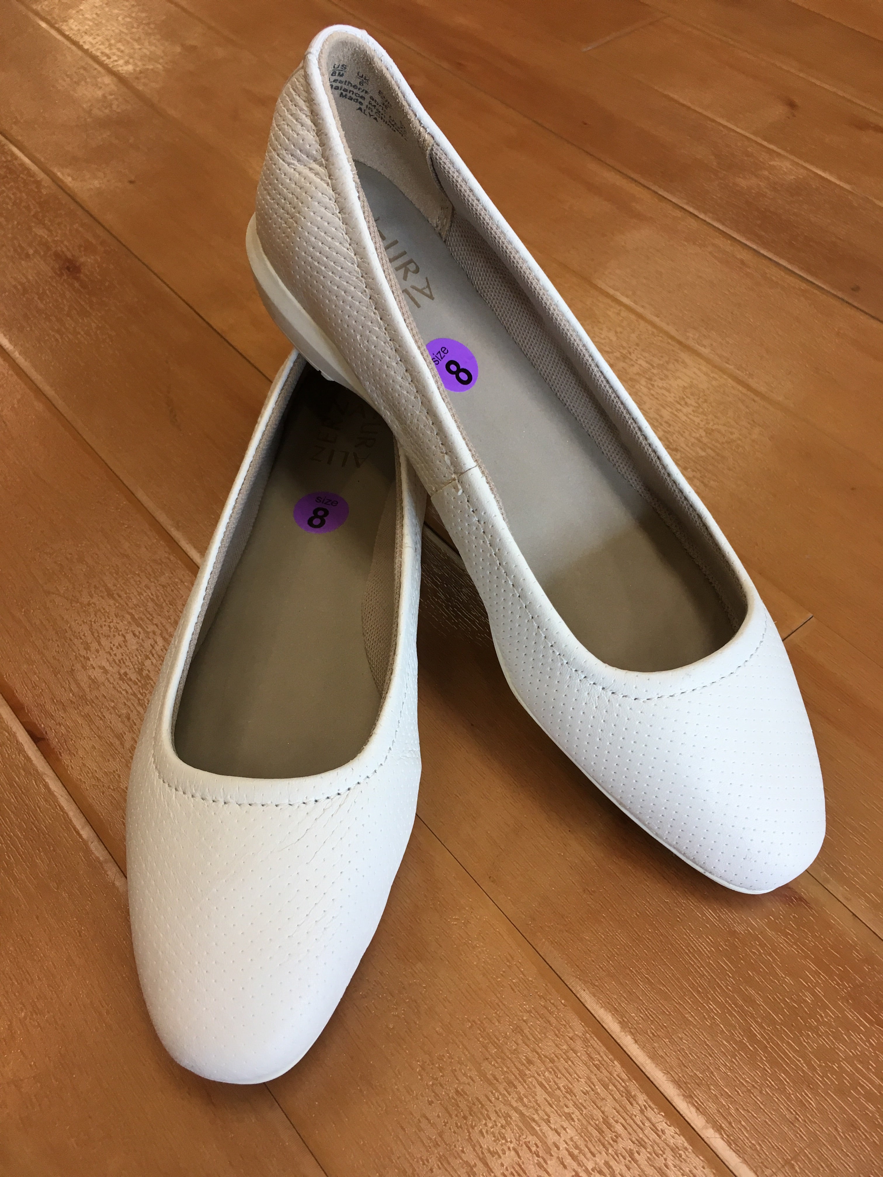 lavender color flat shoes