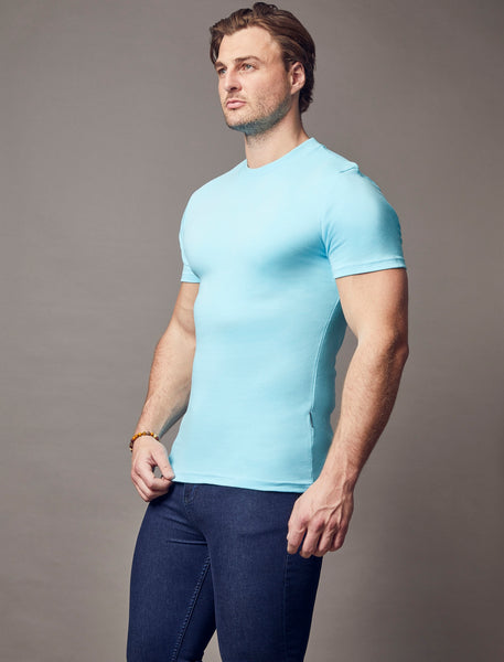 best fitting turquoise t-shirt for men to wear on a first date