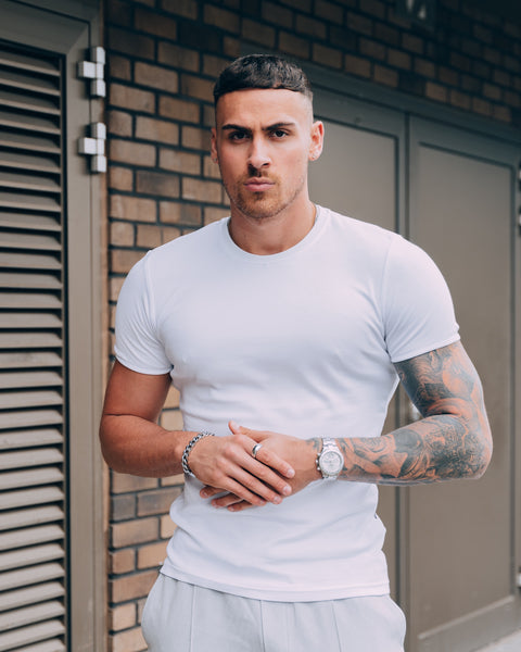 best fitting white t-shirt for men to wear on a first date