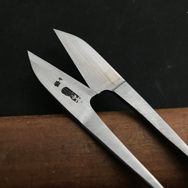 Professional Japanese Scissors (Nigiri-basami) - Nuido - The Way