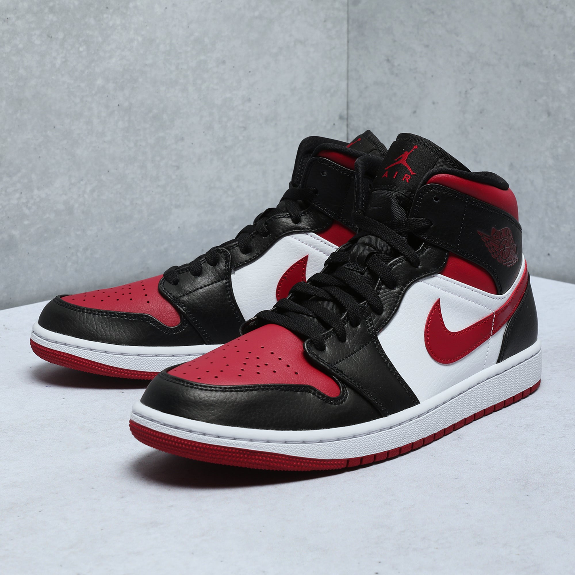 Jordan Air Jordan 1 Mid Shoe | Dropkick