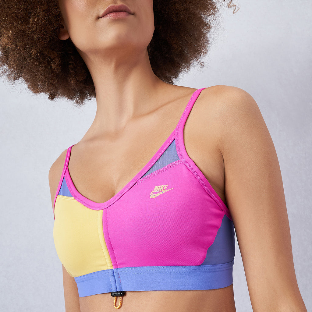 nike training icon clash indy toggle bra in pink