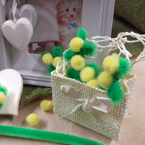 idee creare fai da te rametti mimosa finta artificiale con ciniglia pompon palline fili scovolini per lavoretti creativi bambini festa donna