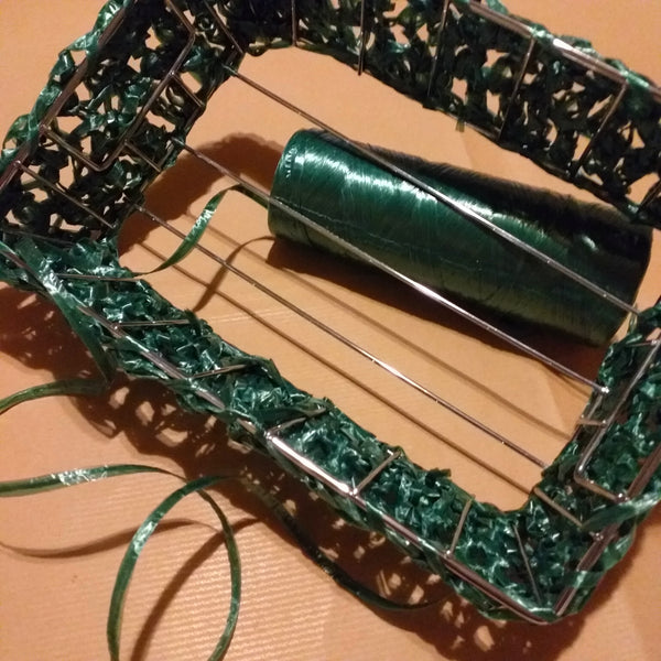 step 2 schemi uncinetto cestino rafia verde rivestire la base di ferro con la maglia lavorazione crochet
