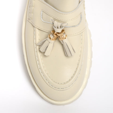 Rizzo tassle loafer in Ivory leather